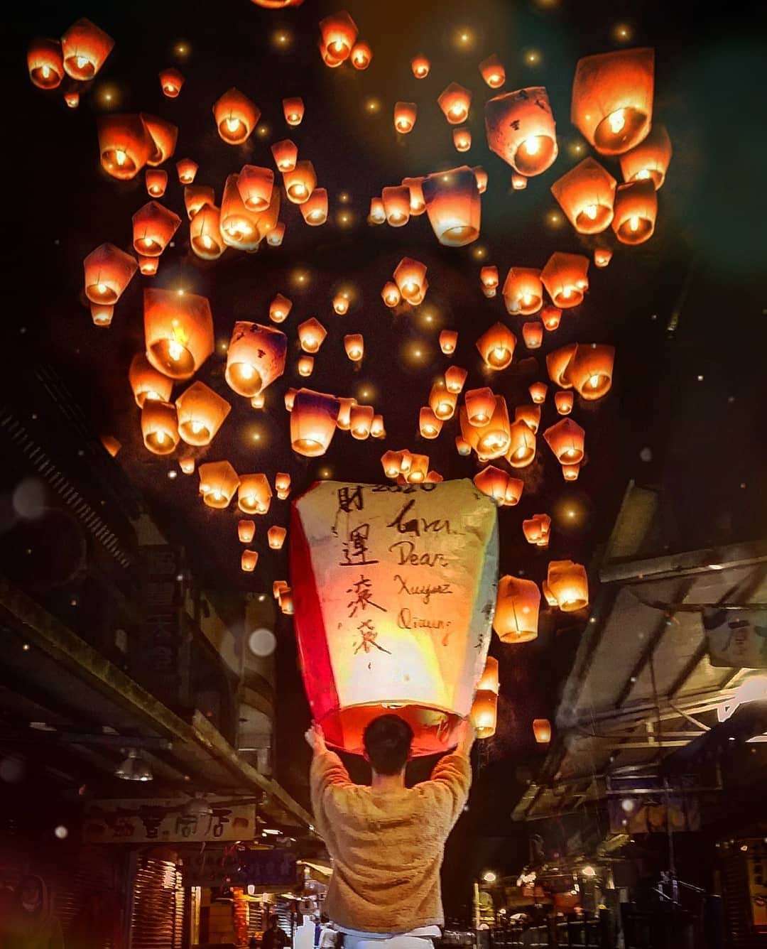 九份老街和十分的交通 - 自由行搭火车和巴士一日游行程 5 十分放天灯祈福